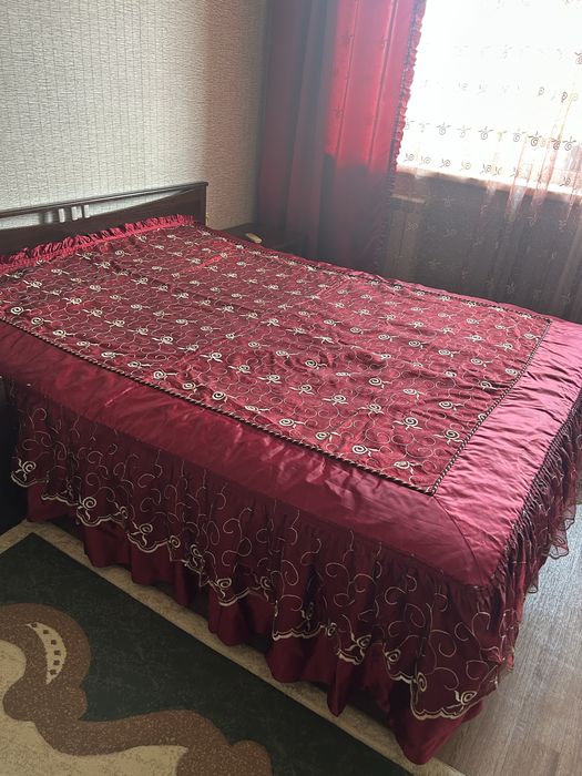 Продам покрывало на 2х спальную кровать