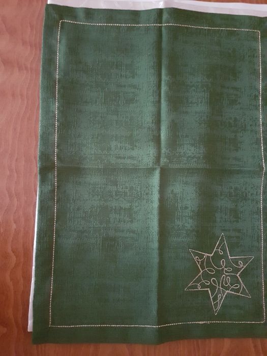 3Покривки за маса или студено сервиране