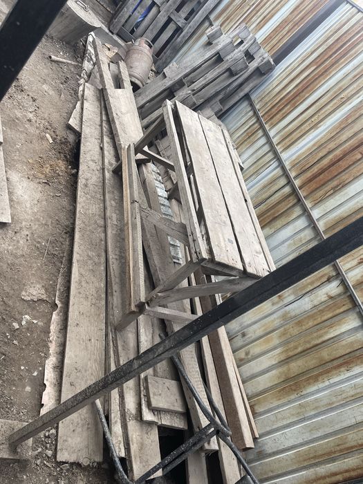 Отдам даром доски, дрова (самовывоз)