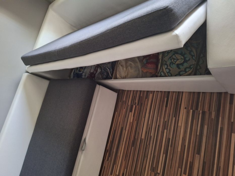 Ъглов диван с опция сън