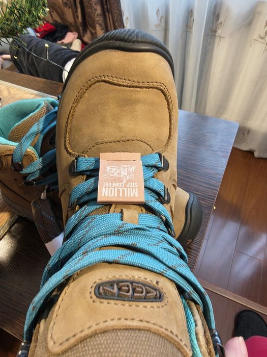 Bocanci drumeție KEEN Hiking/Waterproof, Nou cu etichetă,  Femei 37,5