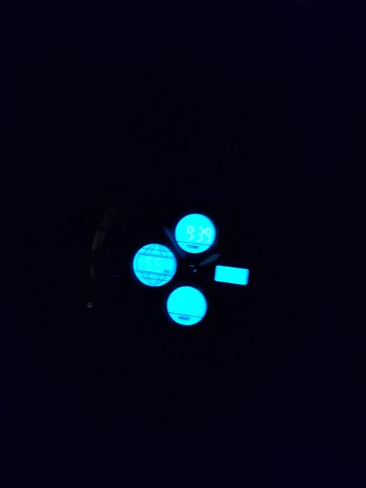 Ceas  sport pentru bărbați Fredric Dual Time (cu afișaj hibrid analog-digital și curea din cauciuc/silicon).