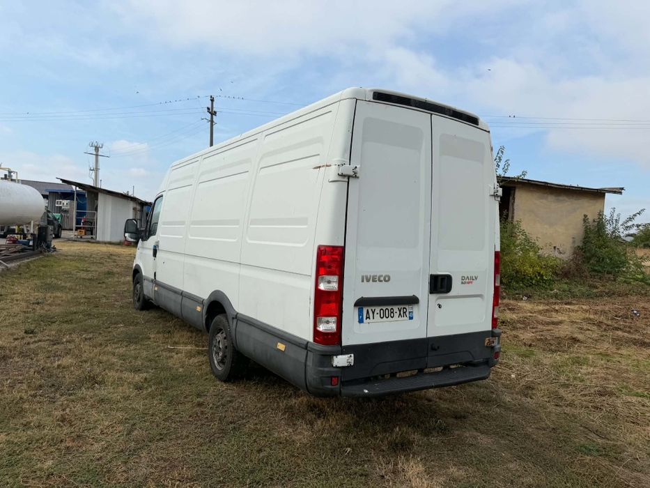 IVECO  2011 — imagine 2