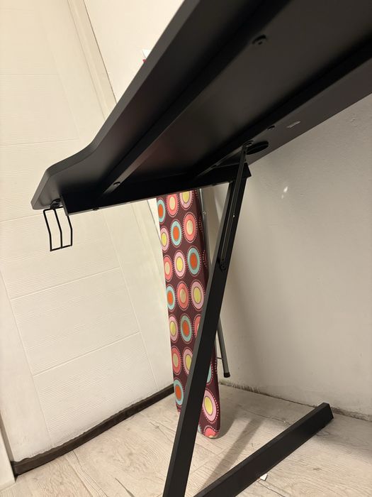 Геймърско бюро 60x120 с поставка за чаша и слушалки