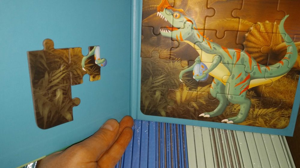 НАМАЛЕНИЯ! 6 модела магнитни пъзели с динозаври с магнитни корици
