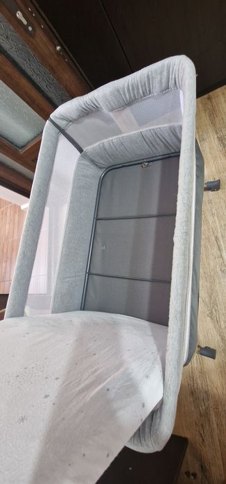 Patut Co-Sleeper cu sistem de leganare Leonie Lionelo