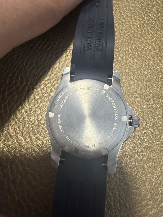 Vand ceas victorinox seria 241610 nou