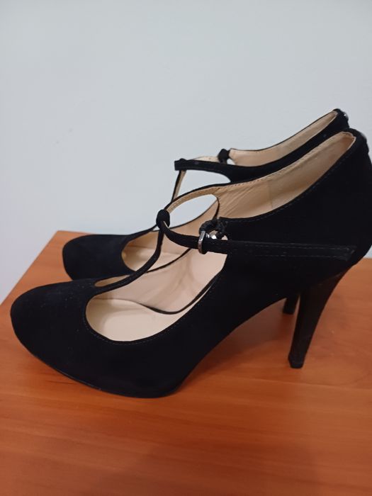 Дамски.     обувки