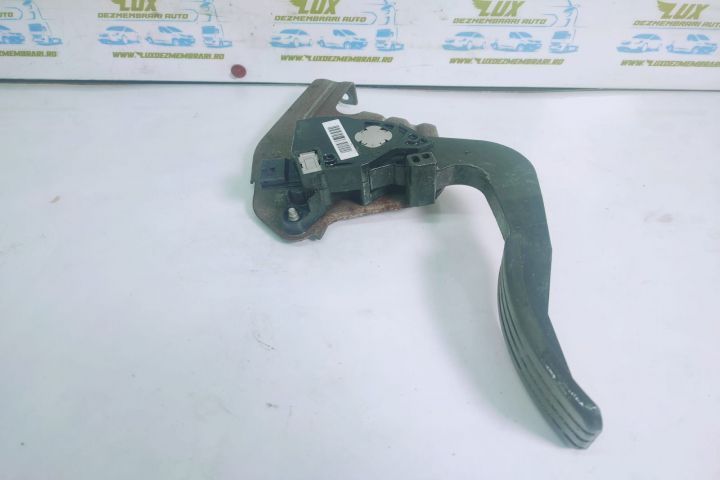 Pedala acceleratie 673253785R 1.2 benzina Dacia Dokker 1 seria