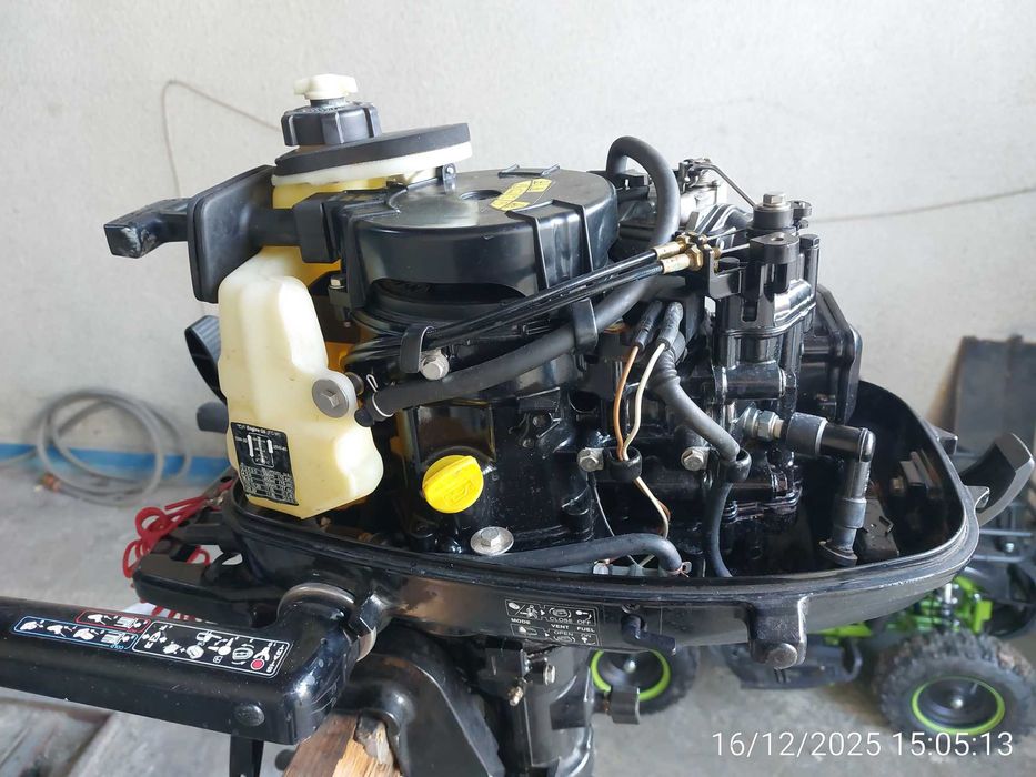 Продавам двигател Mercury 6