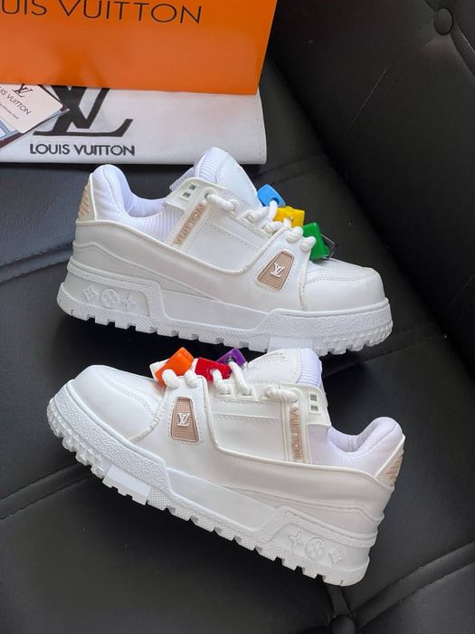 Adidasi Louis Vuitton Noi !! Marimi 36/40 !!!