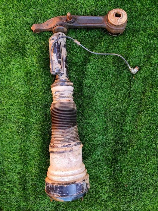 Запчасти на Mercedes W220