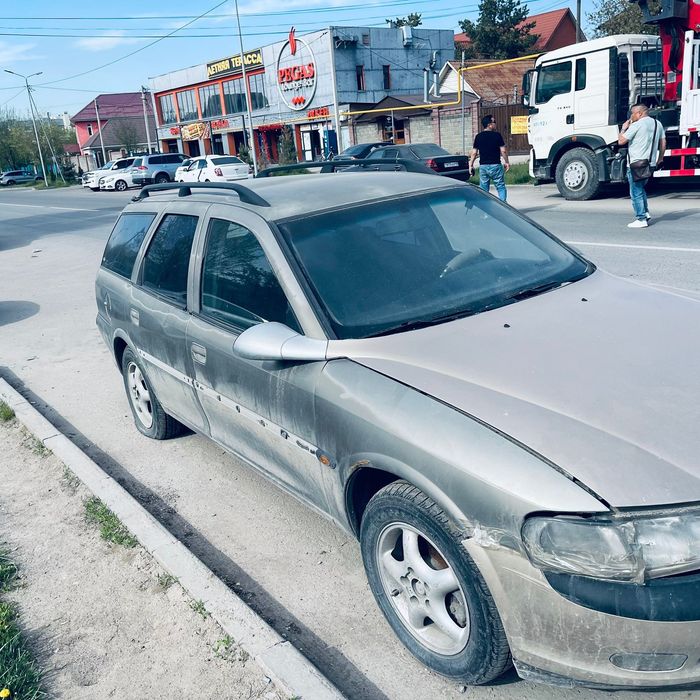 Опель вектор сатылады срочно