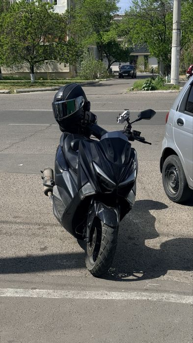 Yamaha T Max ultra 175cc skuter