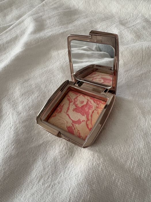 Hourglass Ambient Strobe Lighting Blush руж / Too Faced матово червило