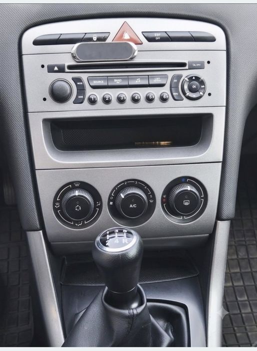 PEUGEOT 308 2011 — imagine 3