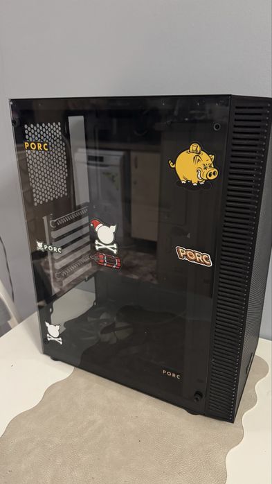 Carcasă Gaming Redragon – 4 Ventilatoare RGB, Tempered Glass