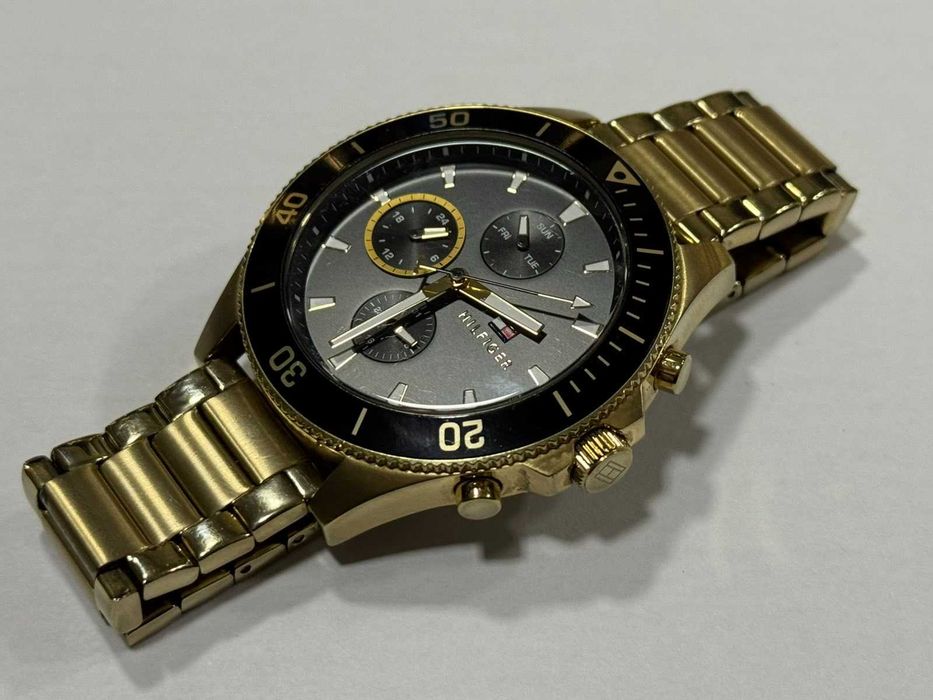 roさま Часовник Tommy Hilfiger 1791919 гр. Варна Конфуто • OLX.bg