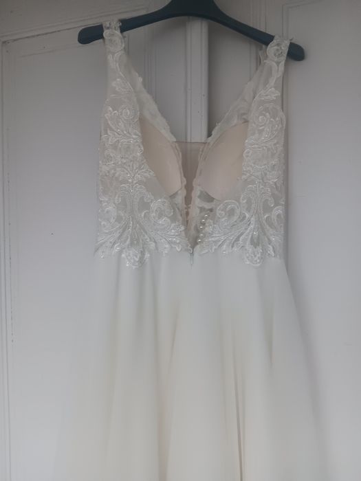 Vând rochie de mireasă trebuie dusă la curățat