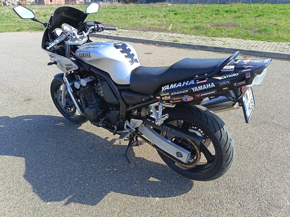 Vând Yamaha Fazer