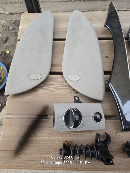 W211 по салону  и только  что есть на фото  других запчастей  нет !