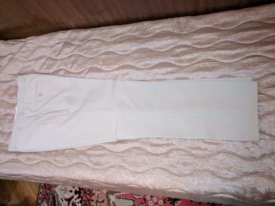 Продавам: Костюм