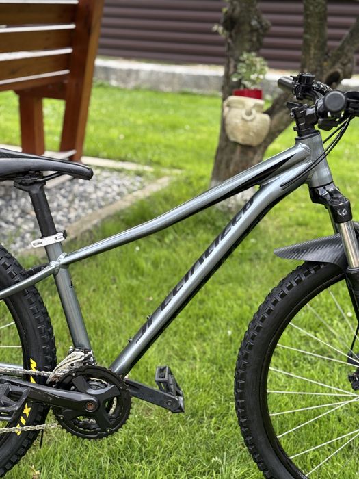 bicicletă SPECIALIZED