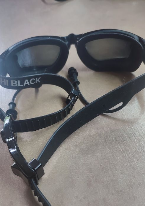 Продам очки для плавания