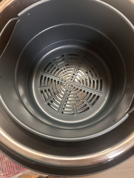 Комбиниран мултикукър и еър фрайър- 8 литра- instant pot