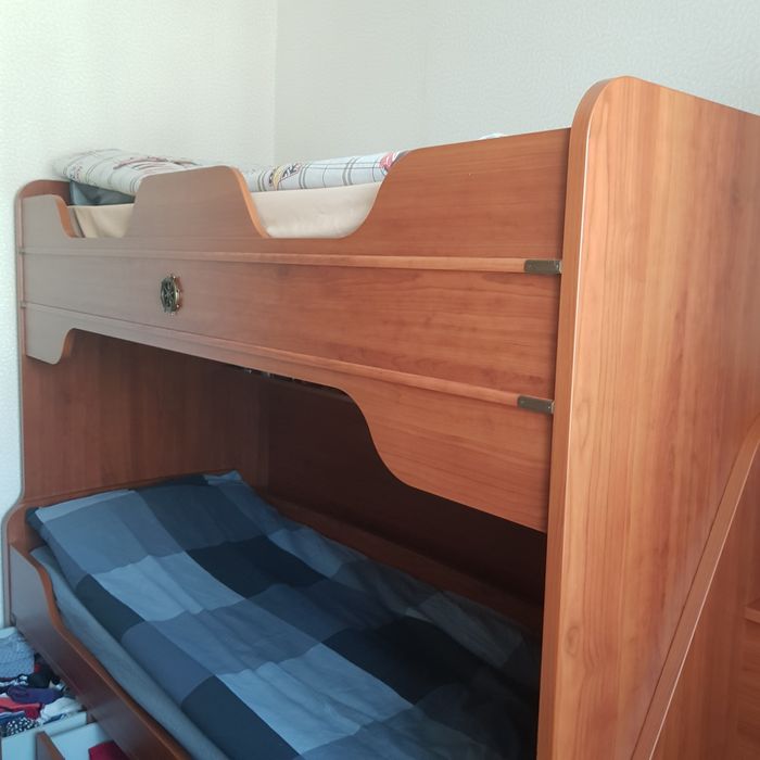 Кровать двухярусная