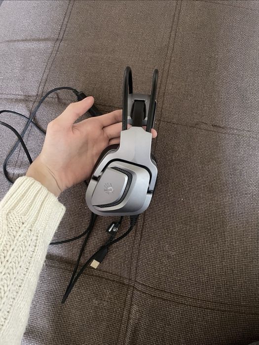 Продам наушники Bloody G575