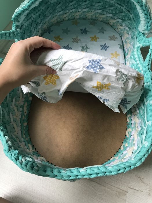 Плетен кош за новородено