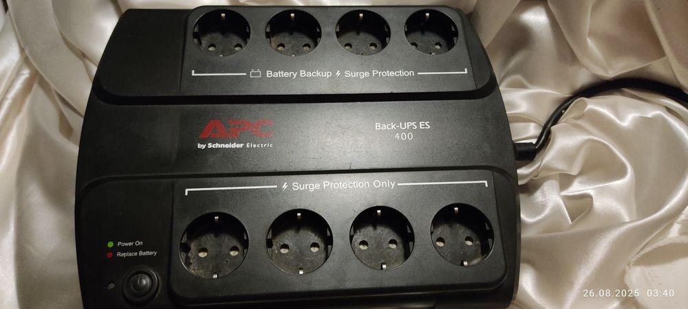 UPS (Uninterruptible Power Supply) APC Back-UPS ES 400 de la Schneider