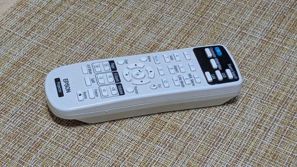 Проектор Epson EB-W41 в идеальном состоянии