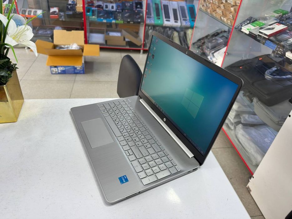 HP Core i3-11avlod ddr4 8/256 SSD Nvme holati ideal