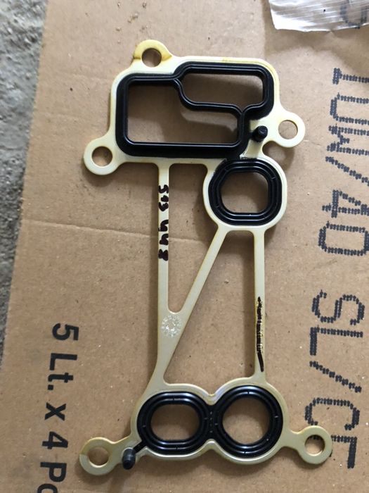 Охладител/радиатор масло Mercedes /Гарнитура корпус маслен филтър b