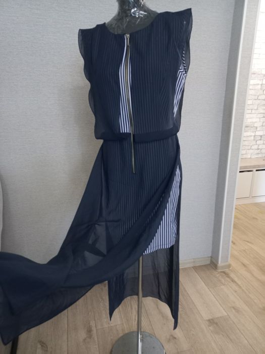 Продам вечерние платья . Новые