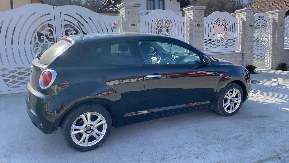 Vând mașină Alfa Romeo mito