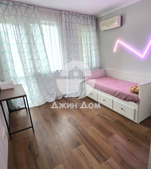Двуетажна къща със САУНА и ДЖАКУЗИ в к-с Свети Георги, с. Кошарица