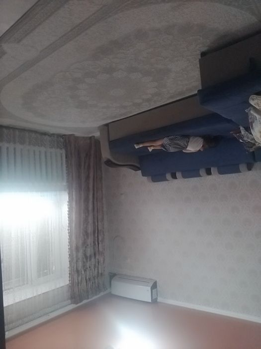 Акмешит 7дом 1 этаж сатылады тез арада