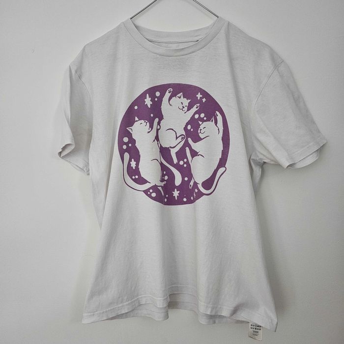 Дамска бяля тениска