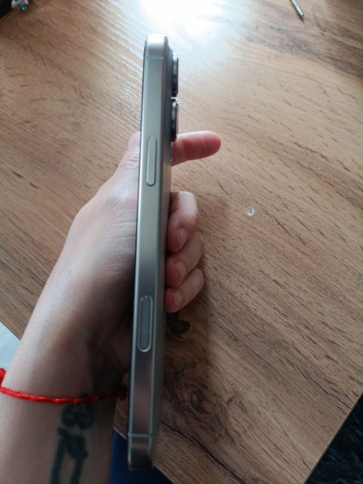 Продам айфон 16 pro max