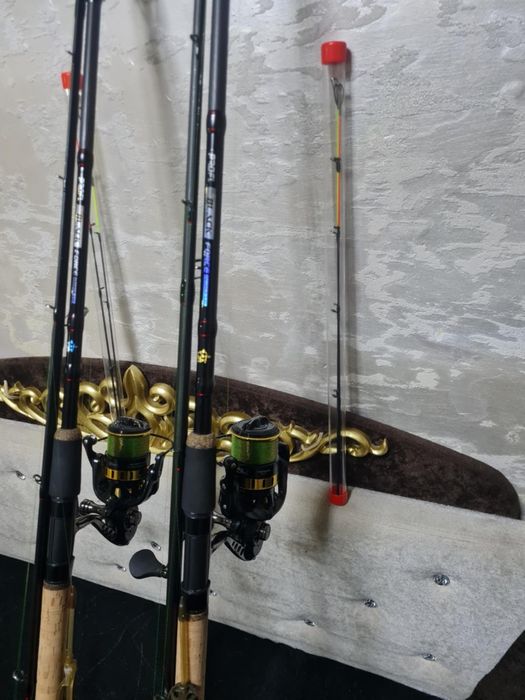 Продавам въдици.