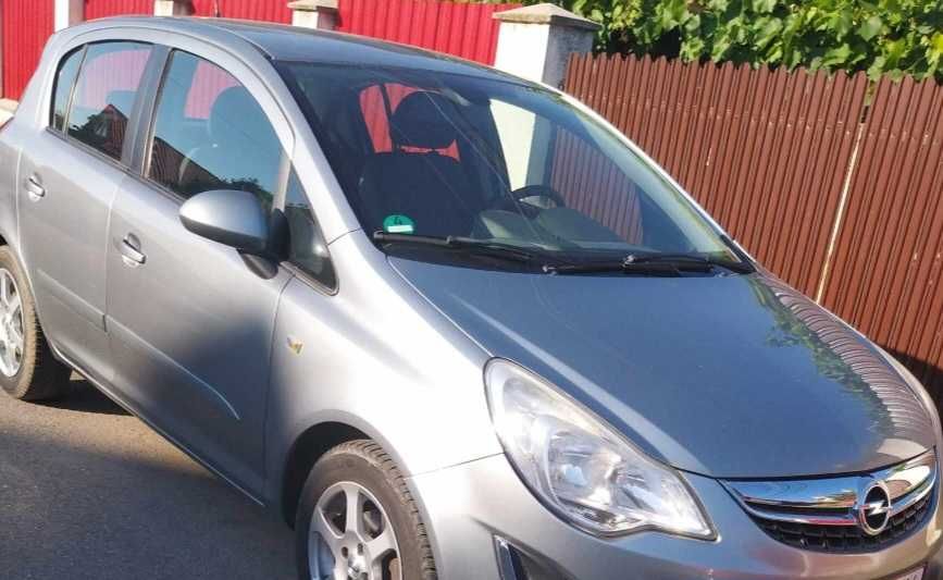 Vând Opel Corsa cutie automată