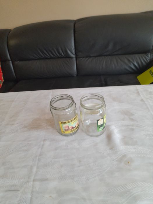 Продавам празни буркани