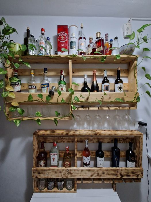 Raft suport perete bauturi, sticle și pahare whiskey / vin