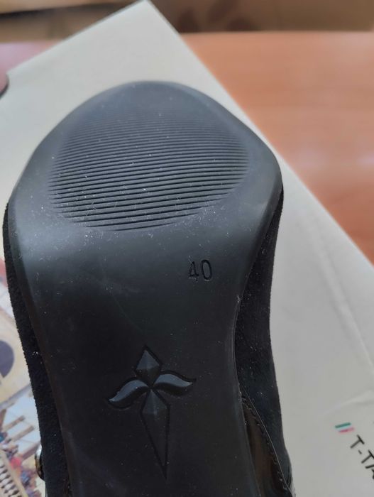 Продам женские туфли