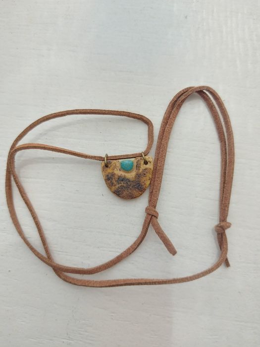 Сребърни бижута с естествен камък