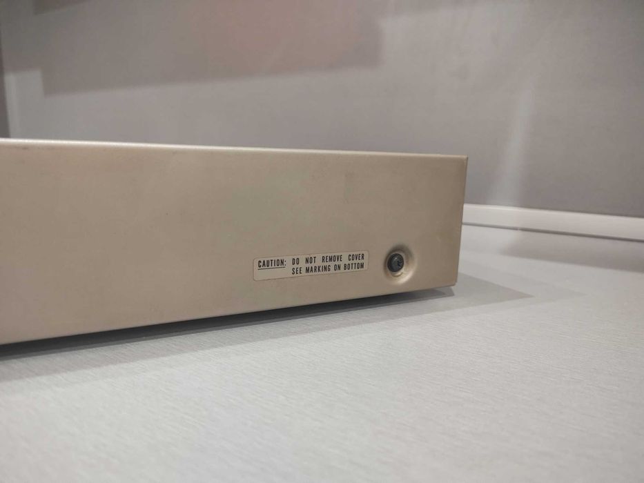 Рисийвър Marantz SR 1100