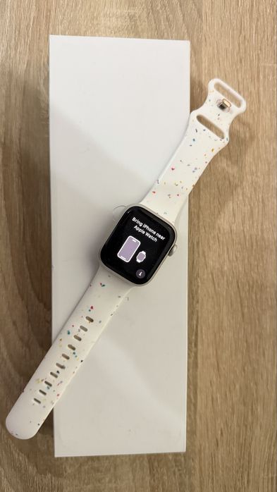 Apple watch 9 / 41 mm / Starlight